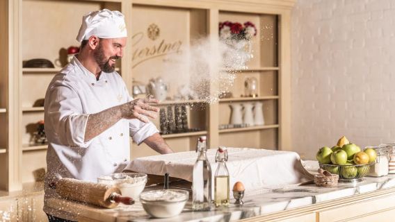Vienna: Gerstner KuK Hofzuckerbäcker Baking Show & Tasting