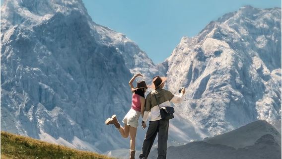 Lanzhou berlepas "Gunung Salji Gigi Kuda + Rumput Zhuaxixiulong + Pergunungan Wushao + Tanxia Air Pahit" lawatan sehari