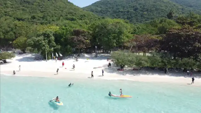 泰國芭達雅格蘭島體驗潛水浮潛 6 小時【拼團一日遊|拖曳傘/香蕉船/水上摩托車|芭達雅曼谷指定區域可接】