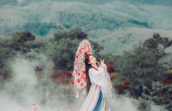 鞍山驛堡Trip Moments【婚禮跟拍航拍街拍抓拍約拍/婚紗寫真/商業攝影攝像/翻譯】