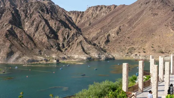 Khorfakkan City Tour and Waterfall Visit by a Luxury 4x4 Vehicle