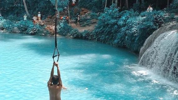 Escursione di un giorno all'isola di Siquijor: magico albero secolare, immersioni con canna da zucchero, chiesa e spiaggia