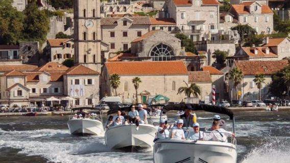 Depuis Kotor : excursion en bateau à la grotte bleue et aux baies de Kotor