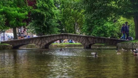 Oxford to Cotswolds: Bourton-on-the-Water – Cirencester – Bibury 1-day tour