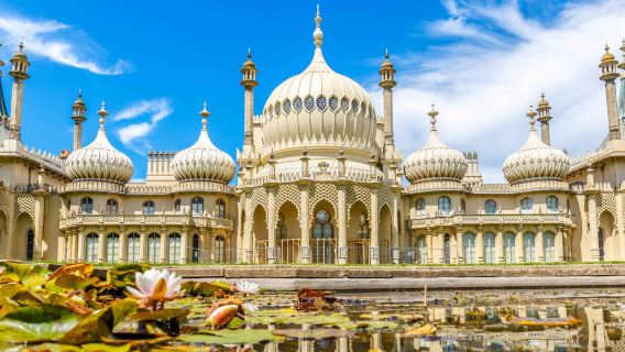 1-day tour to Seven Sisters Cliffs in Brighton, UK – Private group of 8 with Chinese-speaking guide