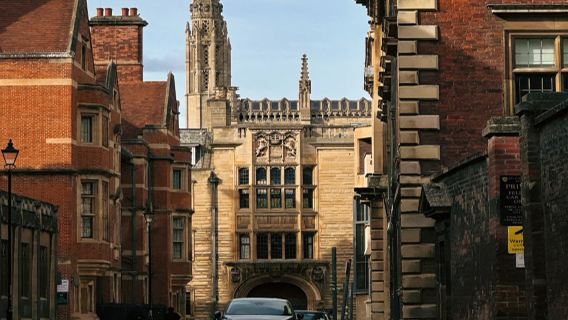 英國牛津大學+劍橋大學一日遊【中文司導，倫敦來回，上門接駁】