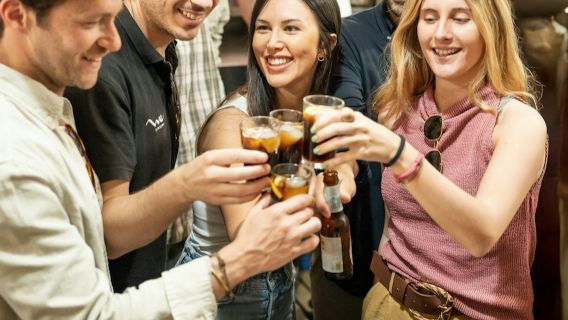 Seville: Guided Tapas & Wine Tasting Tour