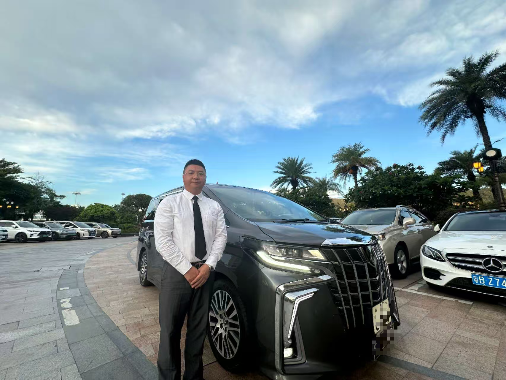 [Noleggio con conducente esclusivo da Shenzhen a Hong Kong Disneyland] Servizio di trasporto porta a porta da Hong Kong e Macau a Shenzhen, Guangzhou, Zhuhai con navetta diretta transfrontaliera per Hong Kong