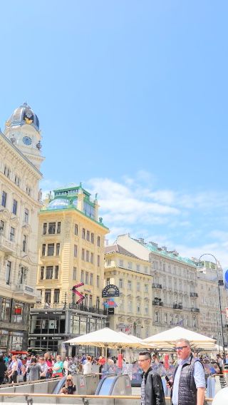 Altstadt von Innsbruck + Golden Roof + Maria-Theresien-Straße [Flexible Itinerary]