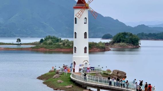 Lawatan Sehari Santai ke Tasik Seribu Pulau