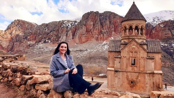 Circuit privatisé au monastère de Khor Virap, Noravank, l'ancienne grotte aux oiseaux et la cave vinicole Hin Areni