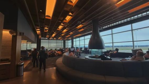US airport|VIP lounge pass at Seattle-Tacoma International Airport|SEA airport VIP lounge pass/transfer|flight waiting|rest