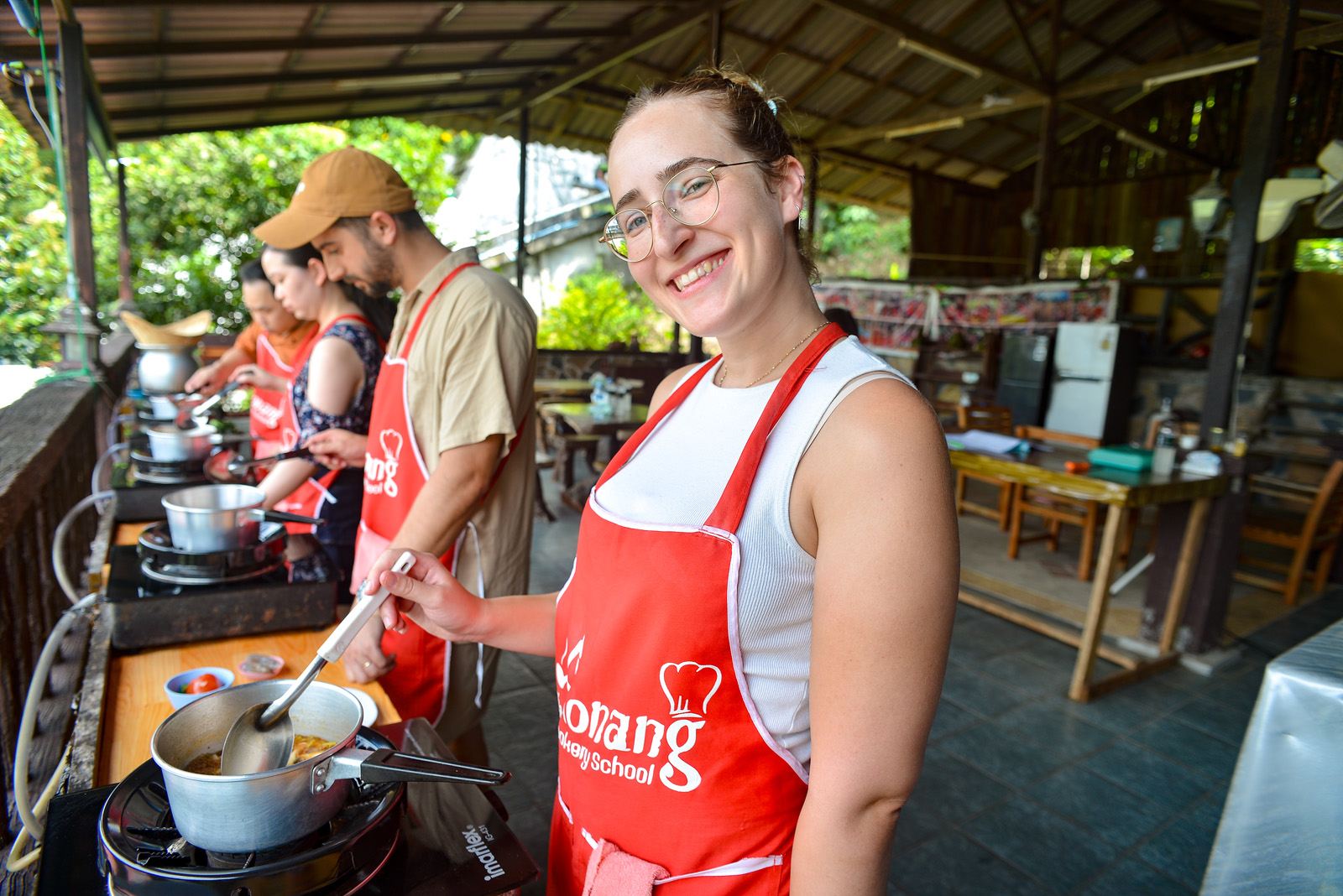Pengalaman Memasak Masakan Thailand Ao Nang dengan Hidangan Autentik dalam Sesi Setengah Hari
