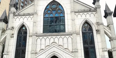 重慶人民解放紀念碑步行街+大轟炸六五隧道+彈子石後街一日遊中英文服務