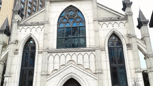 Tagesausflug mit chinesisch-englischem Service zur Fußgängerzone Jiefangbei in Chongqing, dem Luftschutzbunker aus der Zeit der Bombenangriffe und der Houjie-Straße in Danzishi