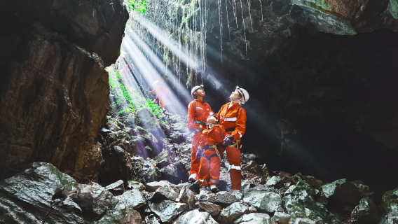 貴州平塘天硐探洞一日遊【探秘地下世界，持證領隊帶隊】