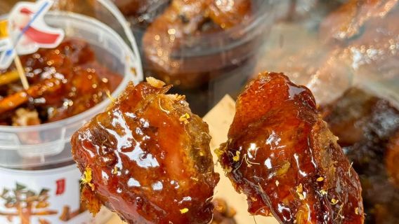 Kulinarisches Erlebnis in der Altstadt von Leshan + Großer Buddha – 1-tägige private Tour / lokaler Reiseführer + professioneller Reiseführer