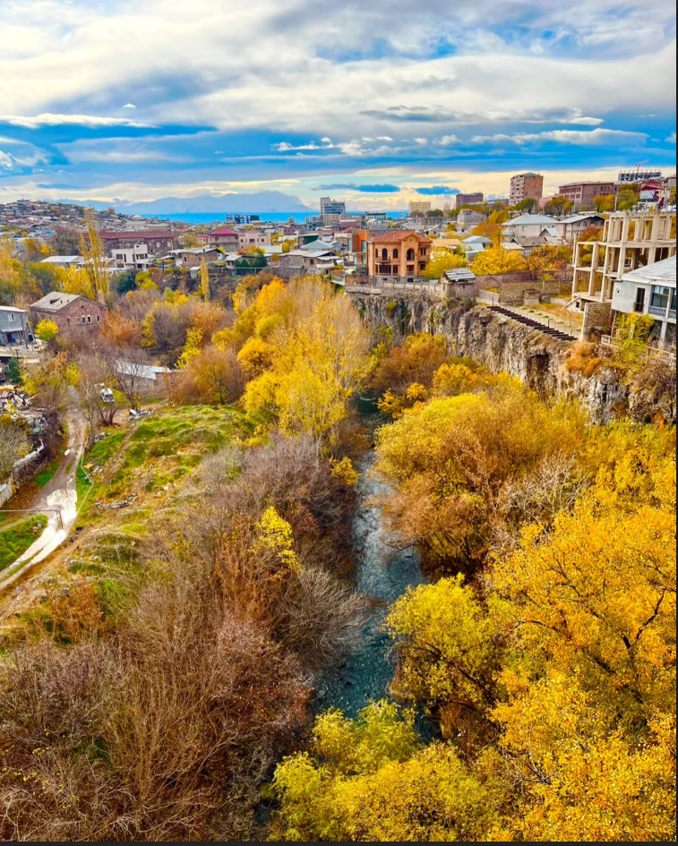 埃裡溫+埃奇米阿津+茲瓦爾特諾茨+霍爾維拉普{行程可調整}