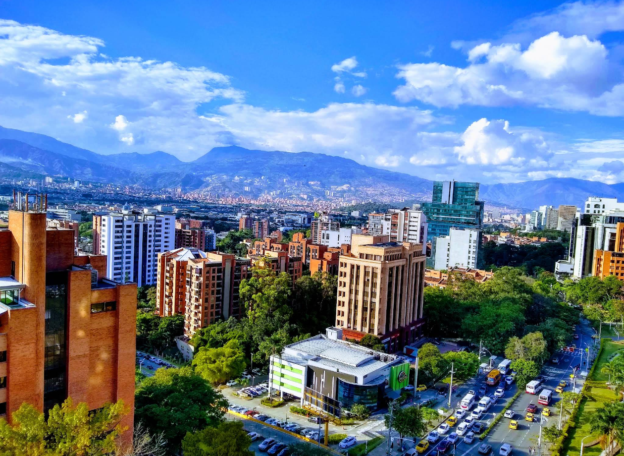 Professional translation in Medellin, Colombia|Local guide|Business translation (flexible itinerary)