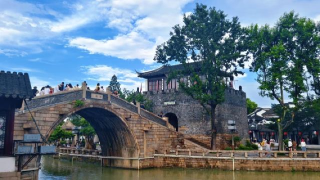 Uitleg door gids ter plaatse in de attractie Fengqiao in Suzhou|Meerdere pakketten beschikbaar (toegangstickets zelf te regelen of te reserveren)
