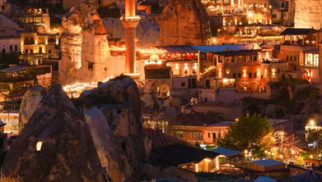 土耳其格雷梅烏恰武辛老村+愛情谷+紅谷【中文導遊+定制包車】