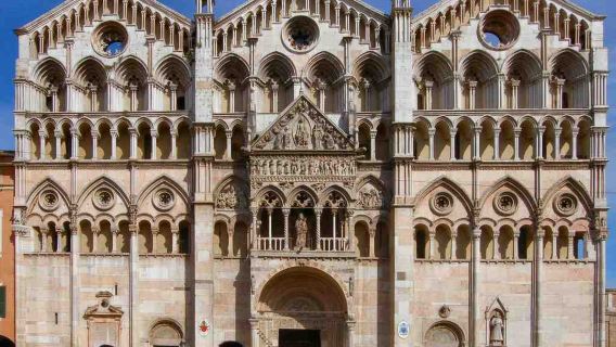 Passeio de Áudio pelos Destaques de Ferrara: O Legado dos Este