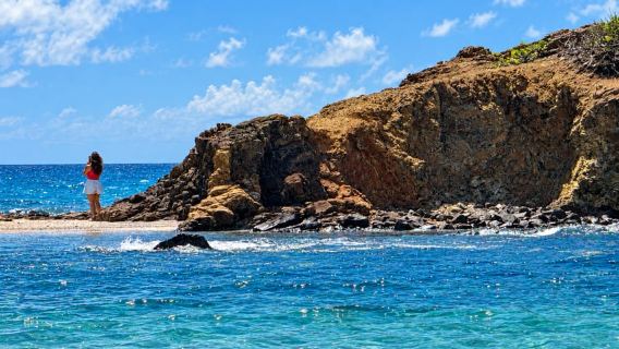 Antigua: Wilson Castaway – Only 4x4 to Rendezvous Bay