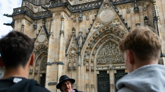 Prague: Bus & Walking Tour + Prague Castle Exterior Visit + Boat Cruise