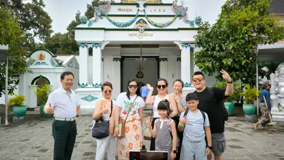 Keraton & Taman Sari (Half Day Tour) | Multilingual Guide