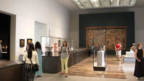 From Abu Dhabi Shared Tour: Cultural Wonders: Abu Dhabi City Tour & Louvre Day Tours 5