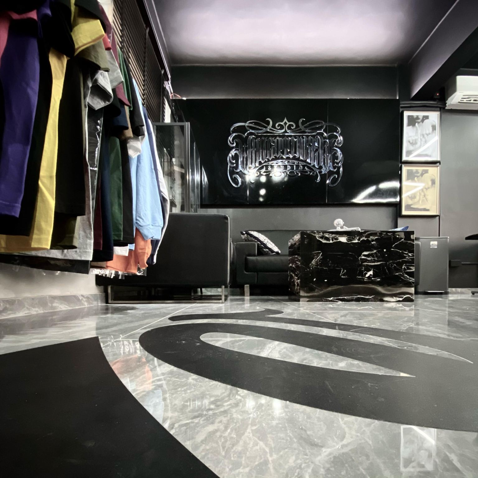 Whogotinked Studio | 香港頂流特色紋身師 Big Sammy | 美式西海岸黑灰Chicano風格 | 花體字達人