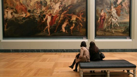 Louvre Museum: Dedicated Entry + Guided Tour