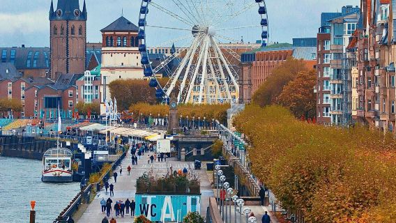 เมืองดุสเซลดอร์ฟ ประเทศเยอรมนี||ทัวร์หนึ่งวันพระราชวังเบนราธ + บ้านของไฮเนอ + แม่น้ำไรน์ บริการภาษาจีนและภาษาอังกฤษ