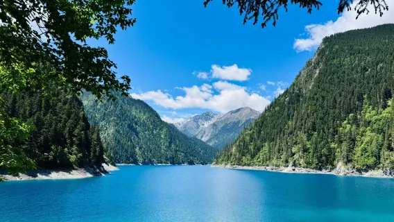 Huanglong Valley & Jiuzhaigou Private Tour