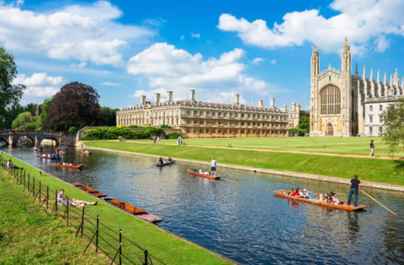 One-day private tour to University of Cambridge and University of Oxford from London - World's top universities round-trip from London