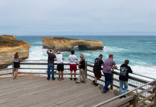 Great Ocean Road classic day tour [Chinese & English speaking driver/guide & popular spots & air-conditioned bus] in Melbourne