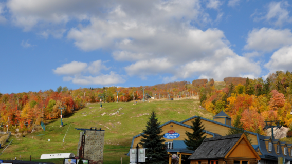 【中文包車-賞楓聖地】渥太華+翠湖山莊（蒙特朗布朗）一日遊