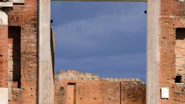 Lawatan sehari sewaan peribadi ke Kota Pompeii dan Pantai Amalfi di Naples, Itali