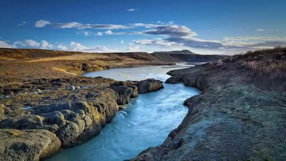 冰島雷克雅未克來回：黃金圈+藍湖中文包車一日遊/飯店接駁