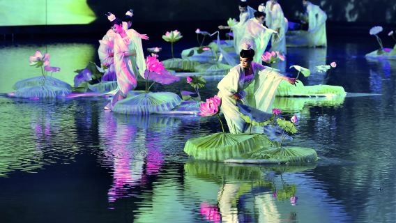 Wuyishan "Moon Over Wuyi" Performance Half-Day Tour: Immersive visual experience