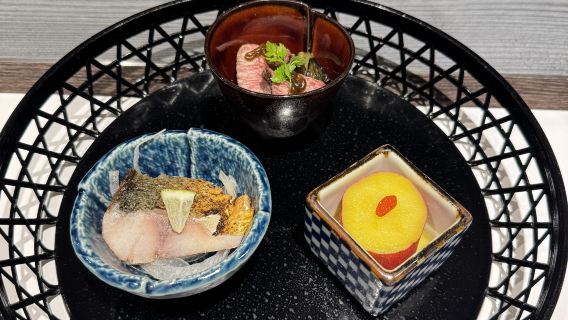Kobe Sannomiya cuisine | Kobe beef teppanyaki steak Kobe Beef Steak Sakura: A5 wagyu thick-cut steak × thin-cut hot pot