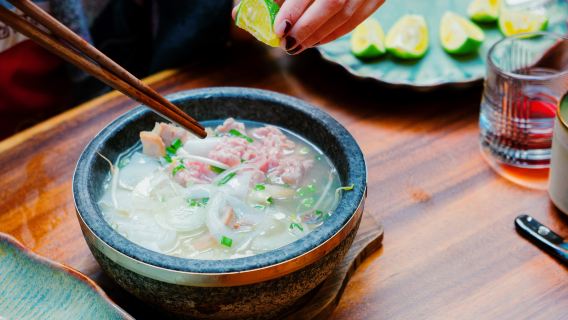 石鍋フォー料理教室とハノイ特産コーヒー - 調理、試食、そして味わい