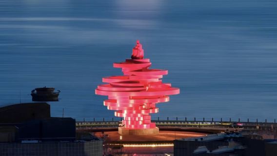 One-Day Tour of 12 Major Attractions in Qingdao 6-Person Small Group Tour guide commentary