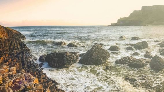 Giant's Causeway & Belfast City: Day Tour with Admission to Attractions