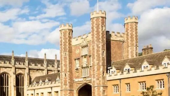 英國來回比斯特購物村+牛津大學+牛津一日遊-包車