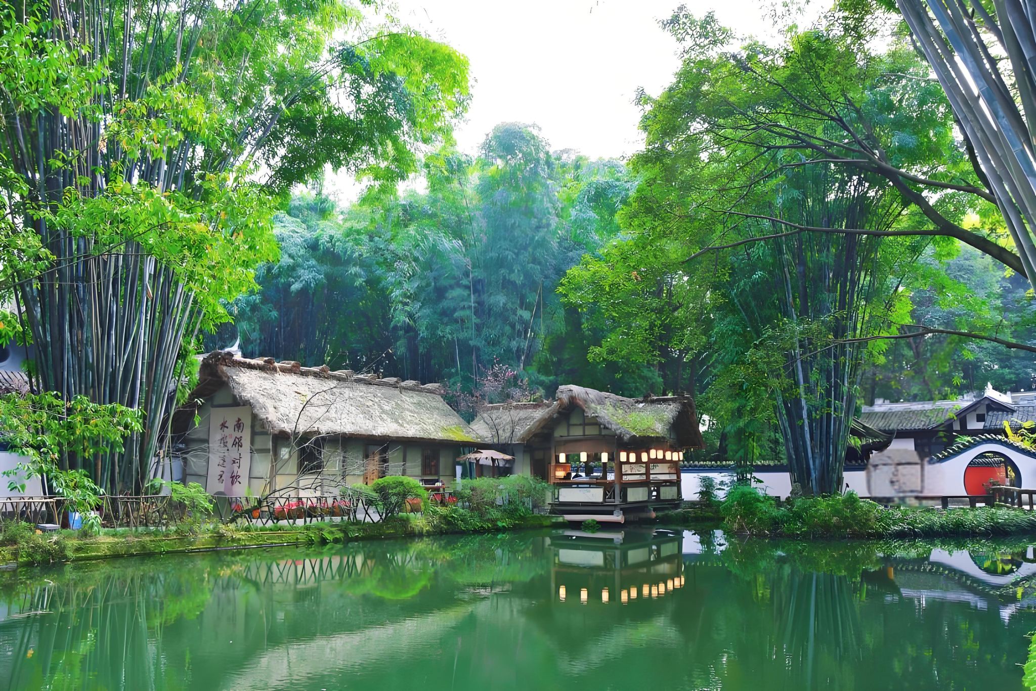 Chengdu Wuhou Shrine Museum + Du Fu Thatched Cottage + Kuanzhai Alleys + Giant Panda Breeding Research Base day tour