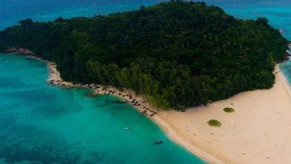 Full-day tour of Bamboo Island from Krabi