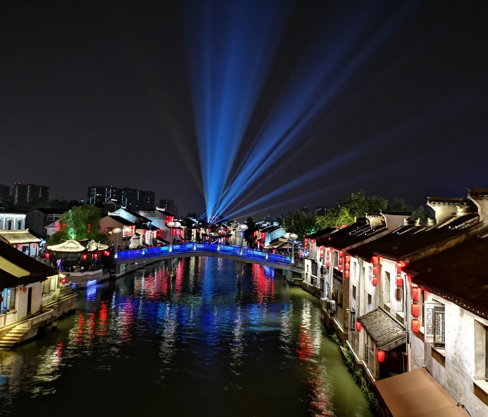 Wuxi Museum + Ancient Canal Cruise + Tai Hu Yuantouzhu Scenic Spot|Private Charter Day Tour [Chinese, English, Russian, French, German, Spanish]