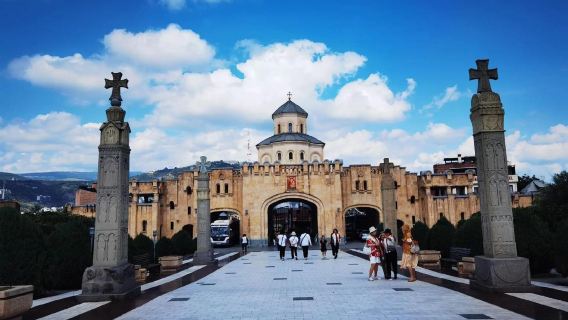 【免簽高加索:格魯吉亞包車一日遊烏樹故里村落與週邊】