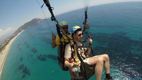 Da Alanya: Parapendio in tandem con trasferimento e assicurazione